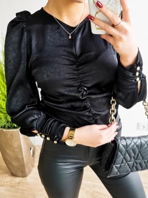 Zdjęcie produktu Elegancka czarna satynowa czarna koszula Farley PERFE
