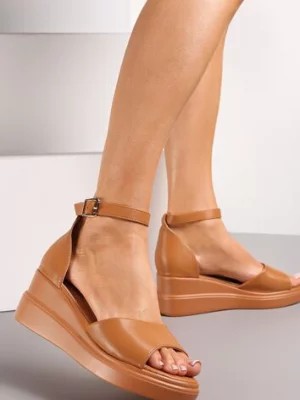 Zdjęcie produktu Brązowe Sandały na Koturnie ze Sprzączką Juliena