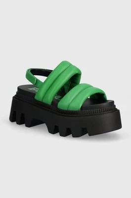 Zdjęcie produktu Buffalo sandały Flora Ts Quilt damskie kolor zielony na platformie 1602202.GRN