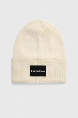 Zdjęcie produktu Calvin Klein czapka bawełniana kolor beżowy z cienkiej dzianiny bawełniana