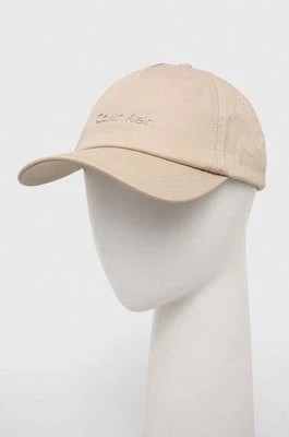 Zdjęcie produktu Calvin Klein czapka z daszkiem bawełniana kolor beżowy gładka