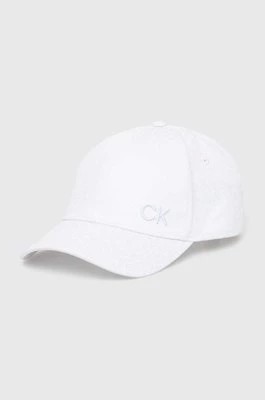 Zdjęcie produktu Calvin Klein czapka z daszkiem bawełniana kolor biały z aplikacją