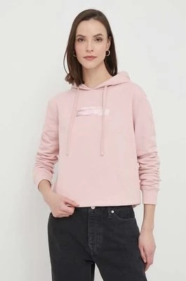 Zdjęcie produktu Calvin Klein Jeans bluza bawełniana damska kolor różowy z kapturem z nadrukiem