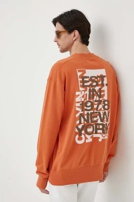 Zdjęcie produktu Calvin Klein Jeans bluza bawełniana męska kolor pomarańczowy z nadrukiem
