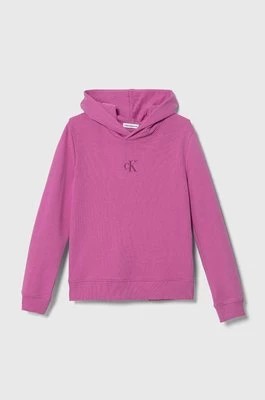 Zdjęcie produktu Calvin Klein Jeans bluza dziecięca kolor fioletowy z kapturem z aplikacją