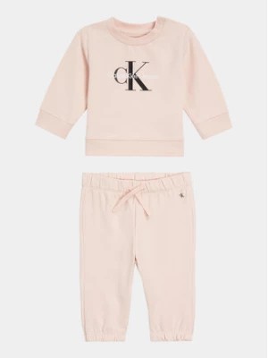 Zdjęcie produktu Calvin Klein Jeans Dres IN0IN00017 Różowy Regular Fit