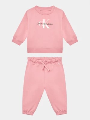 Zdjęcie produktu Calvin Klein Jeans Dres IN0IN00017 Różowy Regular Fit