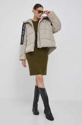Zdjęcie produktu Calvin Klein Jeans kurtka damska kolor beżowy zimowa oversize