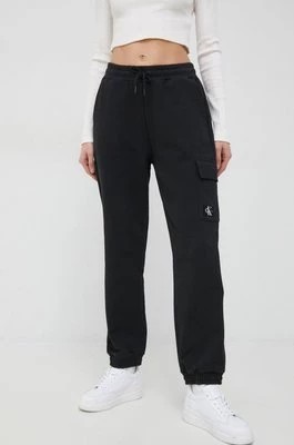 Zdjęcie produktu Calvin Klein Jeans spodnie dresowe bawełniane damskie kolor czarny gładkie