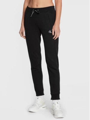 Zdjęcie produktu Calvin Klein Jeans Spodnie dresowe Blend Fleece J20J212872 Czarny Regular Fit
