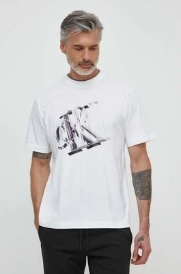 Zdjęcie produktu Calvin Klein Jeans t-shirt bawełniany męski kolor biały z nadrukiem J30J325201