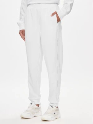Zdjęcie produktu Calvin Klein Performance Spodnie dresowe 00GWS4P656 Biały Relaxed Fit