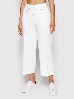 Zdjęcie produktu Calvin Klein Spodnie dresowe Micro Logo K20K203622 Biały Regular Fit