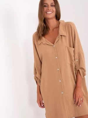 Zdjęcie produktu Camelowa sukienka damska z łańcuszkiem na plecach Elaria Italy Moda