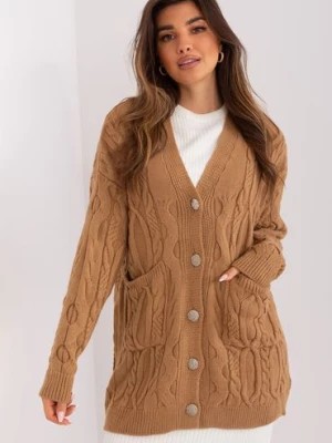 Zdjęcie produktu Camelowy rozpinany sweter w warkoczowe wzory BADU