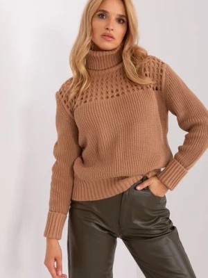 Zdjęcie produktu Camelowy sweter damski z golfem