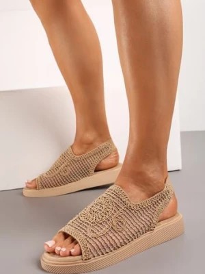 Zdjęcie produktu Ciemnobeżowe Wsuwane Sandały z Ażurową Cholewką Triavera