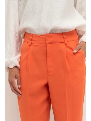 Zdjęcie produktu Cream Spodnie garniturowe "Saga" w kolorze pomarańczowym rozmiar: 40