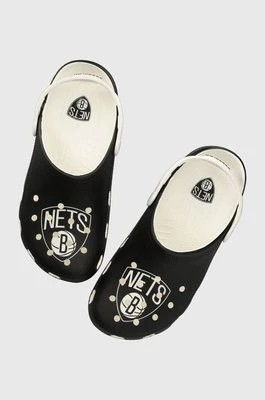 Zdjęcie produktu Crocs klapki NBA Brooklyn Nets Classic Clog męskie kolor czarny 208651
