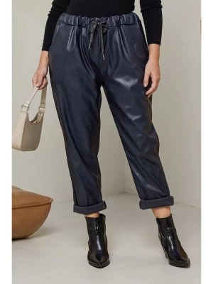 Zdjęcie produktu Curvy Lady Spodnie w kolorze granatowym ze skóry syntetycznej rozmiar: 48/50