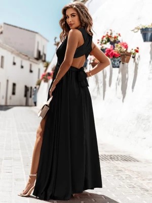 Zdjęcie produktu Czarna długa satynowa sukienka - różne wiązania Cissa - czarny Pakuten