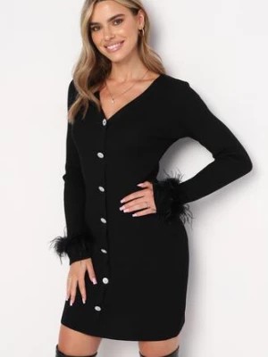 Zdjęcie produktu Czarna Dopasowana Mini Sukienka z Wiskozy Ozdobiona Guzikami i Piórami Moushirel