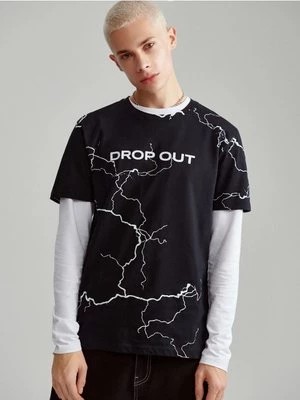 Zdjęcie produktu Czarna koszulka z nadrukiem i napisem Drop Out House