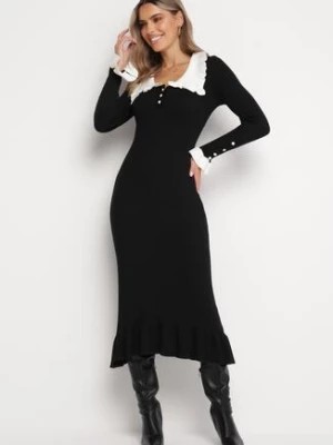 Zdjęcie produktu Czarna Prążkowana Sukienka Midi z Kołnierzykiem z Guzikami i Falbanką Prestaria