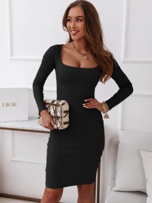 Zdjęcie produktu Czarna prążkowana sukienka z dekoltem Marsanne - czarny Pakuten