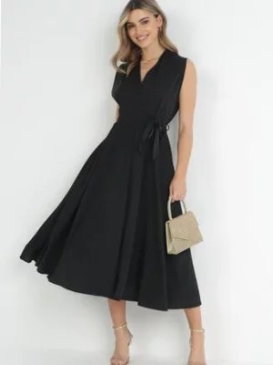 Zdjęcie produktu Czarna Sukienka Maxi z Materiałowym Paskiem i Kopertowym Dekoltem Istilla