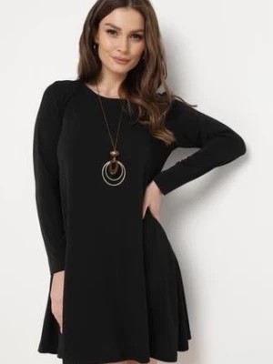 Zdjęcie produktu Czarna Sukienka Mini Trapezowa Dodatkowo Naszyjnik z Metalowymi Zawieszkami Alercha