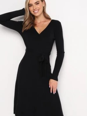 Zdjęcie produktu Czarna Sweterkowa Sukienka Rozkloszowana z Wiązanym Paskiem Florentame