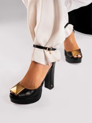 Zdjęcie produktu Czarne sandały na słupku CARINII B9039-E50-000-000-000