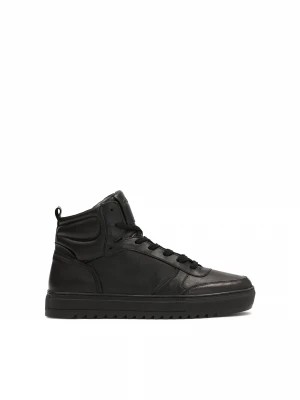 Zdjęcie produktu Czarne skórzane sneakersy męskie z solidną wysoką cholewką Kazar