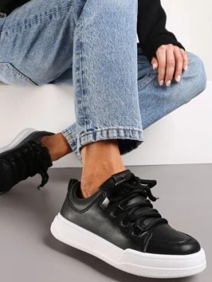 Zdjęcie produktu Czarne Sneakersy z Ozdobnymi Sznurówkami i Perforacją na Nosku Equita