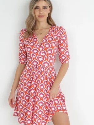 Zdjęcie produktu Czerwona Rozkloszowana Sukienka z Bufiastymi Rękawami w Geometryczny Wzór Avory