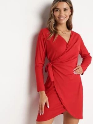 Zdjęcie produktu Czerwona Sukienka Kopertowa Mini Wiązana w Pasie Icona