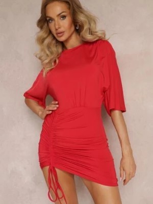Zdjęcie produktu Czerwona Sukienka Mini ze Ściągaczem i Rękawem Typu Nietoperz Yarleta