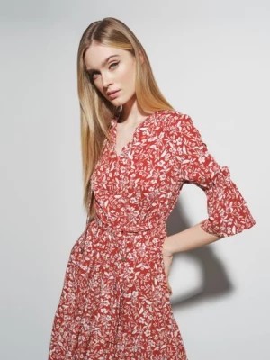 Zdjęcie produktu Czerwona sukienka w kwiaty OCHNIK