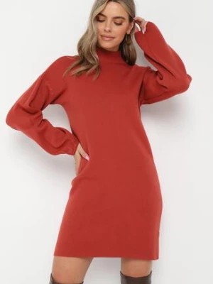 Zdjęcie produktu Czerwona Sweterkowa Sukienka Mini z Gładkiej Dzianiny Narel