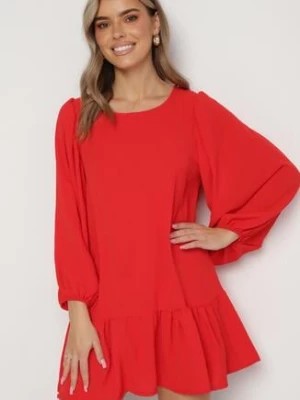 Zdjęcie produktu Czerwona Trapezowa Sukienka Mini Oversize z Okrągłym Dekoltem i Falbankami Birdola