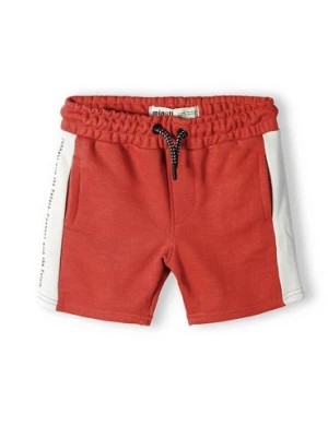 Zdjęcie produktu Czerwone krótkie spodenki dresowe dla chłopca Minoti