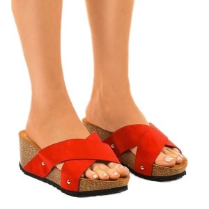 Zdjęcie produktu Czerwone sandały na koturnie klapki GU53 Inna marka