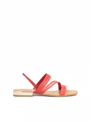 Zdjęcie produktu Czerwone sandały na płaskim metalowym obcasie Kazar
