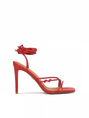 Zdjęcie produktu Czerwone sandały na szpilce z wiązaniem Kazar