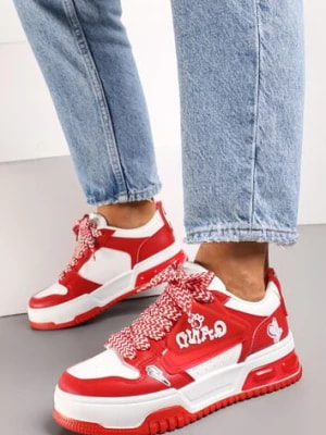 Zdjęcie produktu Czerwone Sznurowane Sneakersy na Niskiej Platformie Ozdobione Naszywkami Pixila