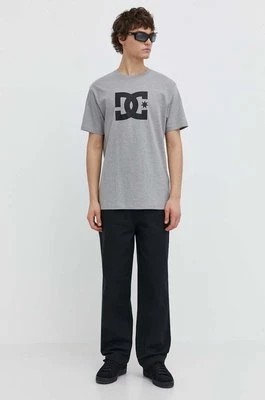 Zdjęcie produktu DC t-shirt bawełniany Star męski kolor szary z nadrukiem ADYZT05373