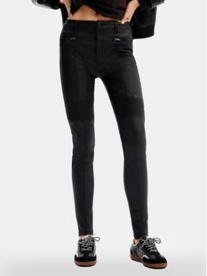 Zdjęcie produktu Desigual Spodnie z imitacji skóry Oslo 24SWPW26 Czarny Slim Fit