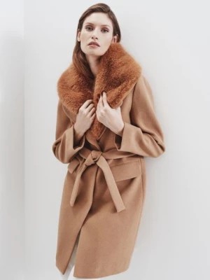 Zdjęcie produktu Długi płaszcz damski z paskiem OCHNIK