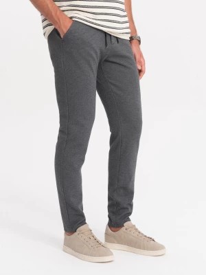Zdjęcie produktu Dzianinowe spodnie męskie z gumką w pasie - ciemnoszare V2 OM-PACP-0116
 -                                    S